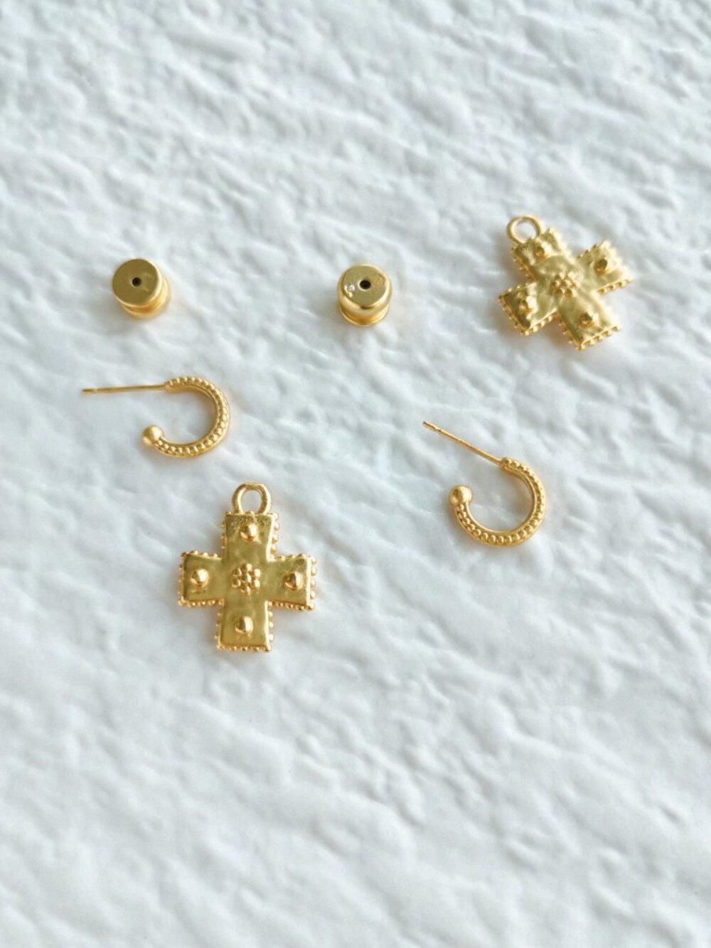 Julie Vos Canterbury Gold Hoop & Charm Earrings NEW - Picture 3 of 3